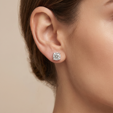 New York Solitaire Stud Earrings